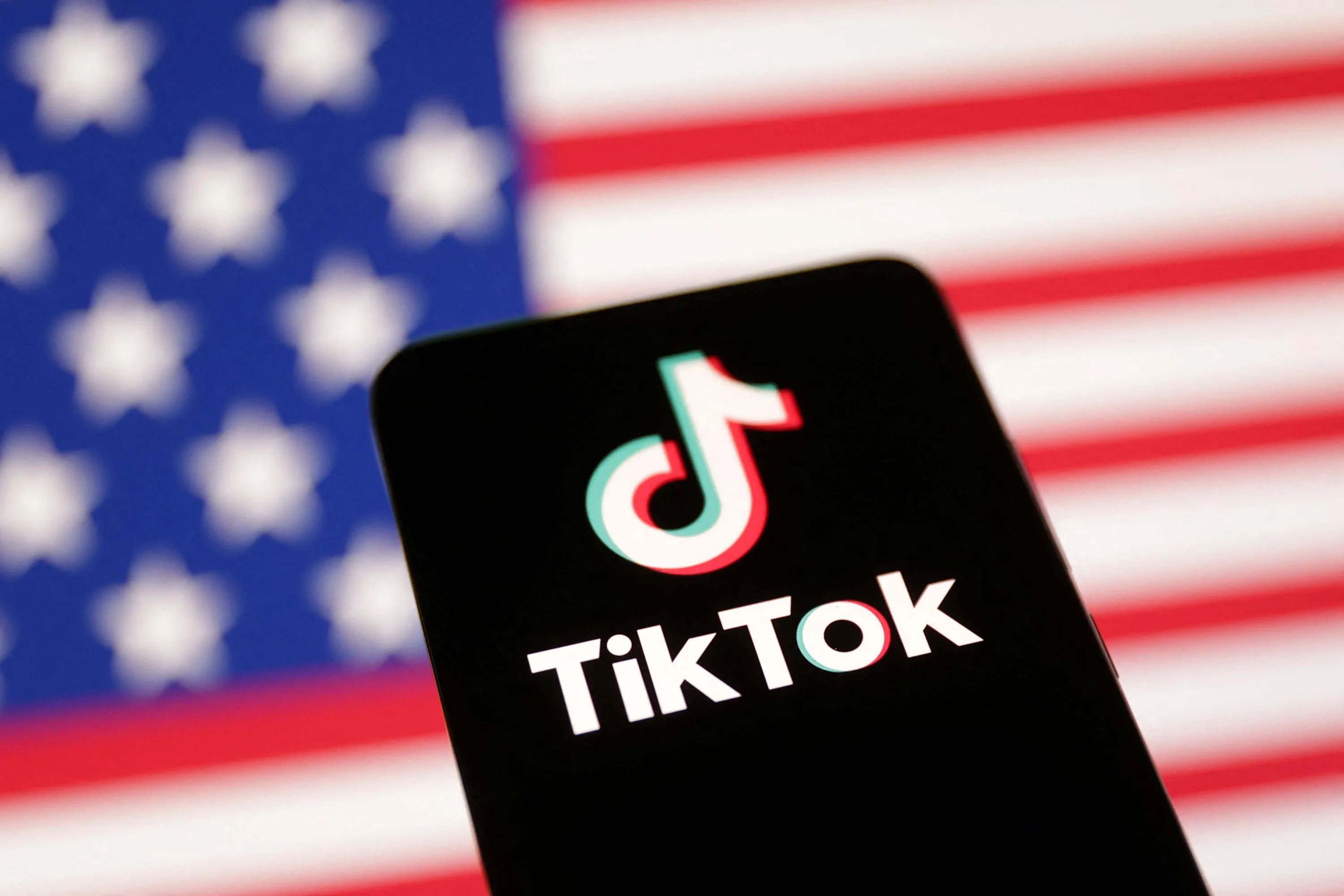 Elon Musk Could Buy TikTok And These 5 Billionaires Are Fighting For It Too